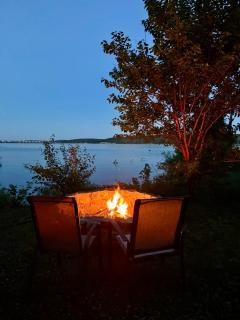 Private Riverfront Escape with Hot Tub, Fire Pit & Wildlife Views - 8