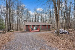 NEW! Family Cabin w/ Hot Tub, Beach & Sunrooom - 8