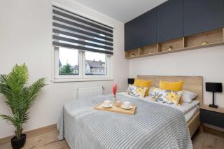 Modern Apartment with Parking and Balcony by Noclegi Renters - 9