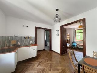 Krakow Basecamp Spacious Stay for 8 - 6