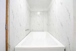 FabHotel Royal King - 8