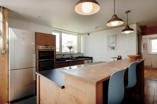 The Old Coach House, Luxury Harbourside Apartment - 2