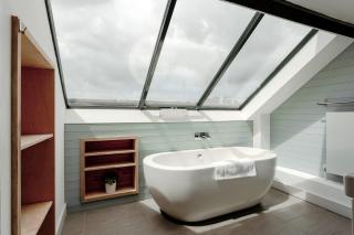 The Old Coach House, Luxury Harbourside Apartment - 6