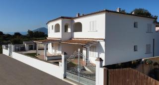 Relaxing Le Residenze del Maria Rosaria -2 Bedroom apartment Trillo Sleeps 5 - 9