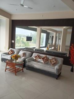 Shri Royal Rooms Homestay ,Airport Pithoragarh - 1