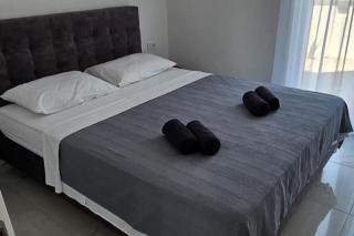 Seaview 8 Bed Villa Sleeps 16 - Pool & Hot tub - 9