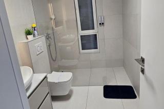 Seaview 8 Bed Villa Sleeps 16 - Pool & Hot tub - 6