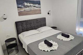 Seaview 8 Bed Villa Sleeps 16 - Pool & Hot tub - 9