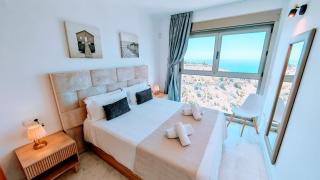 High rise apartment on the 39th floor with private terrace and sea views - 1