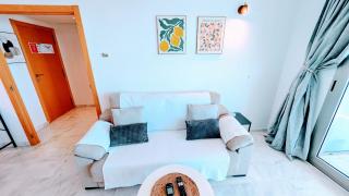 High rise apartment on the 39th floor with private terrace and sea views - 3