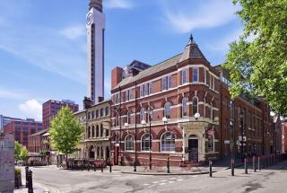 City Views - Stunning Central 2 BR New Build Apt - 6