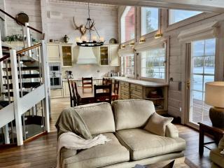 Lakeside Villa & Spa - 0