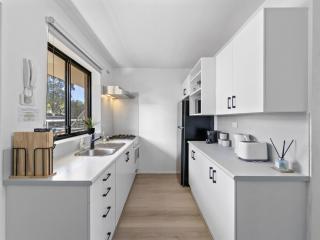 15 Calm & Cosy w Parking - Walk to Beach & Train - 7