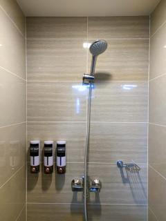 Cozy Apartment In Uptown BGC - 4