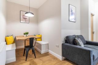 Stylish Home Near Leeds Centre, University & Headingley Stadium - 8