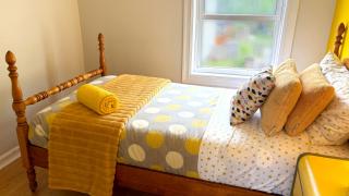 KingstonStays Happy House, Free Parking, Downtown - 1