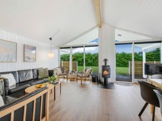 Holiday Home Picabo - 750m to the fjord by Interhome - 5