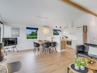 Holiday Home Picabo - 750m to the fjord by Interhome - 4