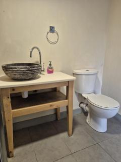 Sheperd's Hut Sleeps 2 with Hot Tub and Garden - 7