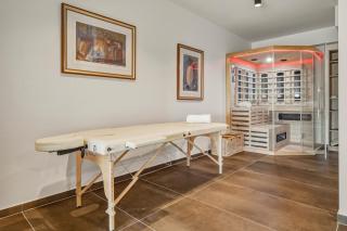 Luxury Villa with Indoor Pool and Sauna - 6