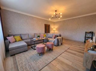 Cozy nest , apartment with 4 bedrooms, entire apartmanet - 1