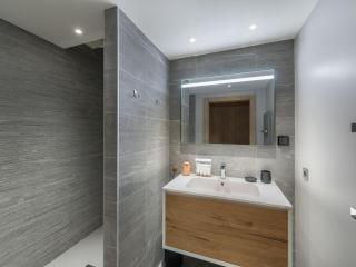 Appartement moderne à Courchevel avec terrasse et parking - 1