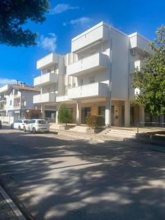 Trilocale, centralissimo, mare - 4