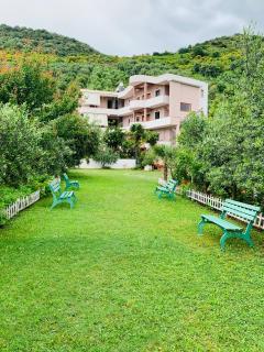 Paros Rooms Family Place Radhime Vlore - 0