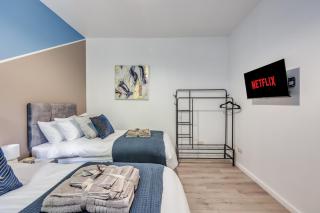 High-end 4 Bed house in Coventry City Centre - 2