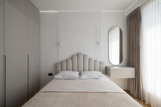 Elegant City Center Retreat - 8