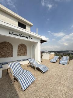 Luxury 2BR King and Queen Rooftop Pool Westlands - 1