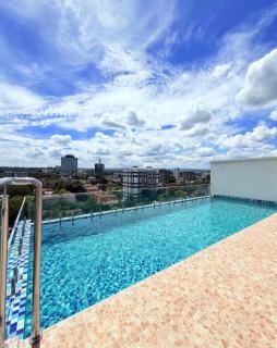Luxury 2BR King and Queen Rooftop Pool Westlands - 9