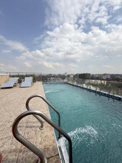 Luxury 2BR King and Queen Rooftop Pool Westlands - 7
