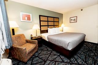 Quality Inn & Suites Marinette - 9