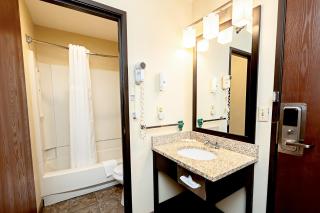 Quality Inn & Suites Marinette - 6