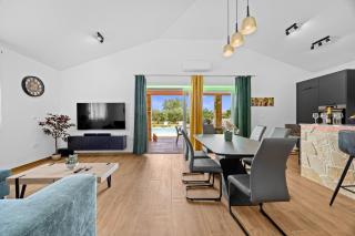 Villa Martha Sisan near Pula for 6 persons with 30 m2 private pool - 3 km from the beach - 4