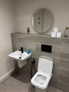 Modern 1 BR apartment - Central Location - 6