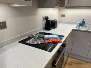 Modern 1 BR apartment - Central Location - 2