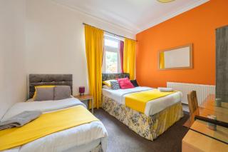 Apartment Sleeps 7 - Pets Free Parking & WiFi - 6