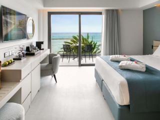 Mercure Larnaca Beach Resort - 4