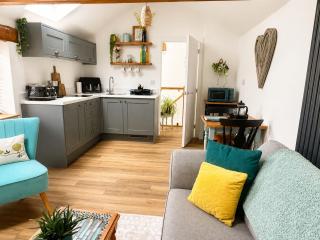 Couples Retreat - Cosy Modern Cottage ,Near Carlisle, the Borders and the Nrth Pennines , near village pub & in peaceful village location - 8