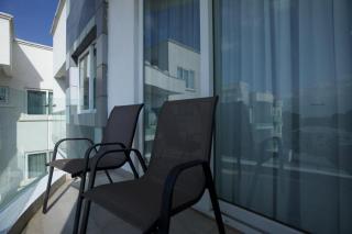 HENRIETTA - Sky Suites - 8