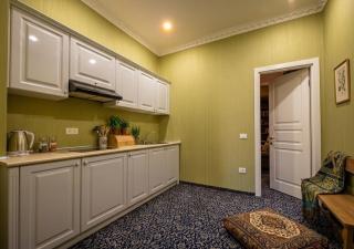 Seven Gate Suit Hotel - 1