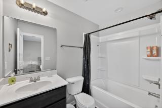 Cozy 2br Stay Near Work & Dining - 4