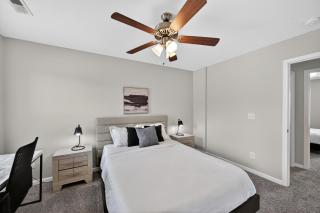 Cozy 2br Stay Near Work & Dining - 2