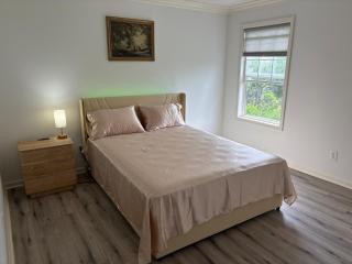 Beautiful Full of Light 6 Bedroom's House - 2