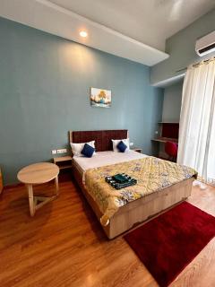 luxe Apartment - 2