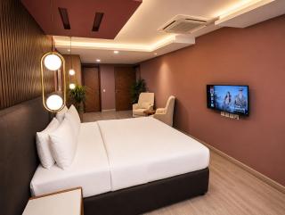 Goldcrest Mall & Residency - Family Three Bedroom Apartment - DHA Phase 4 - 5