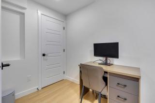 Vellora Retreat Suite - Close to YYC Airport - 8