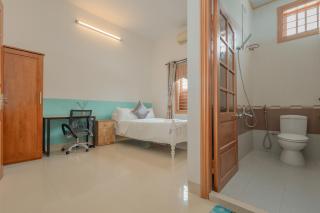 A room in Cool House - 1